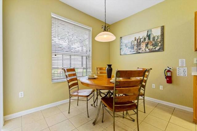Breakfast nook at Disney Villa Dreams