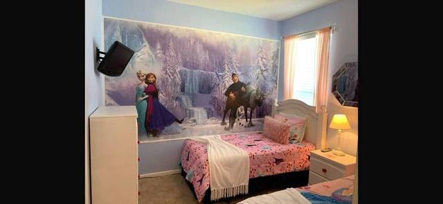 Frozen themed bedroom at Disney Villa Dreams